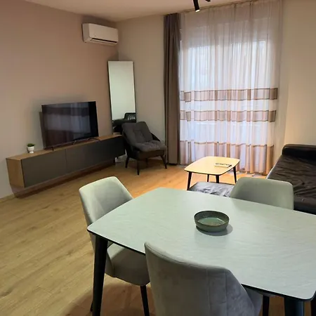Nest With Free Parking Lejlighed Podgorica