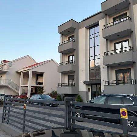Nest With Free Parking Lejlighed Podgorica